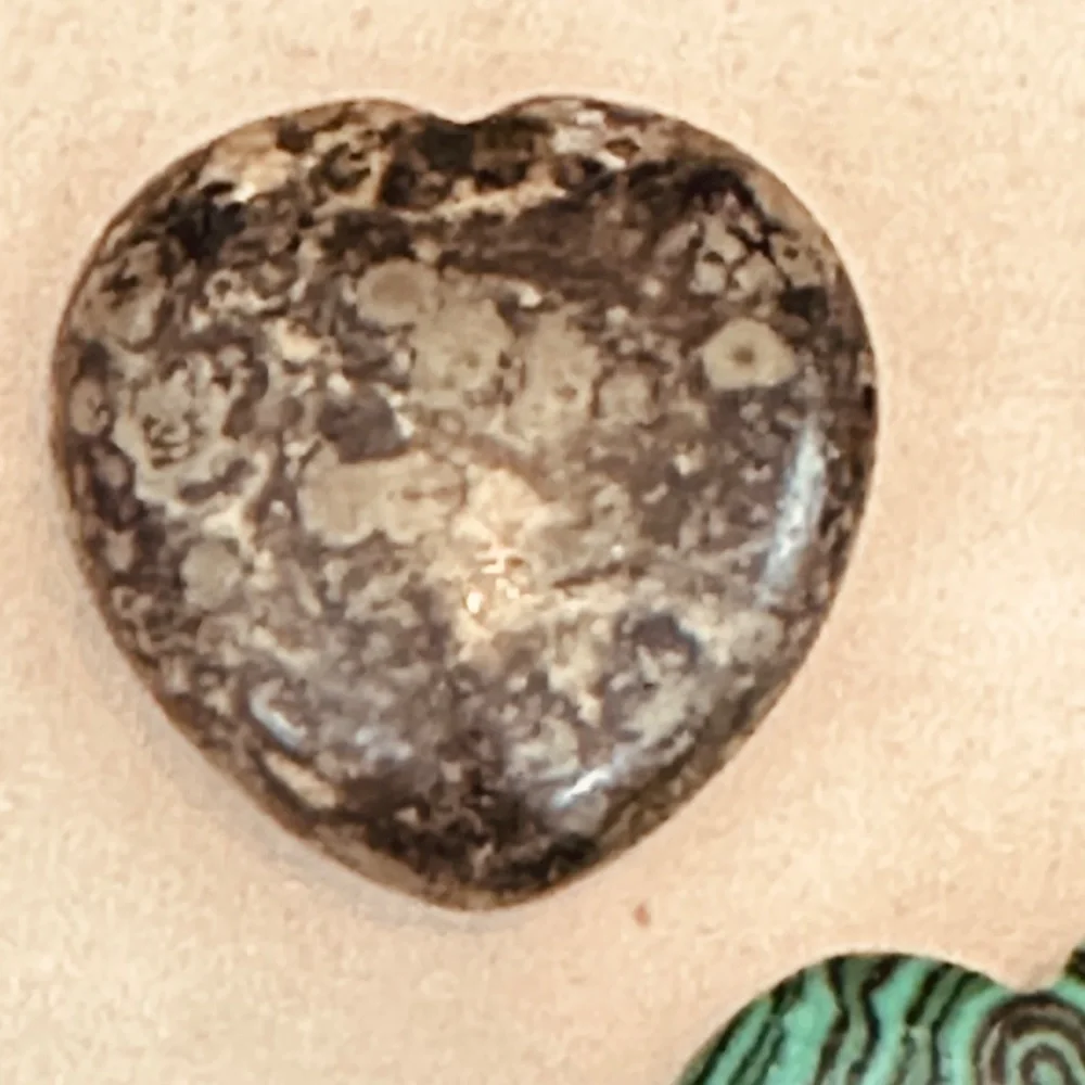 Heart Crystals! Kambemba, Malachite & Mahogany Jasper - Picture 5 of 5